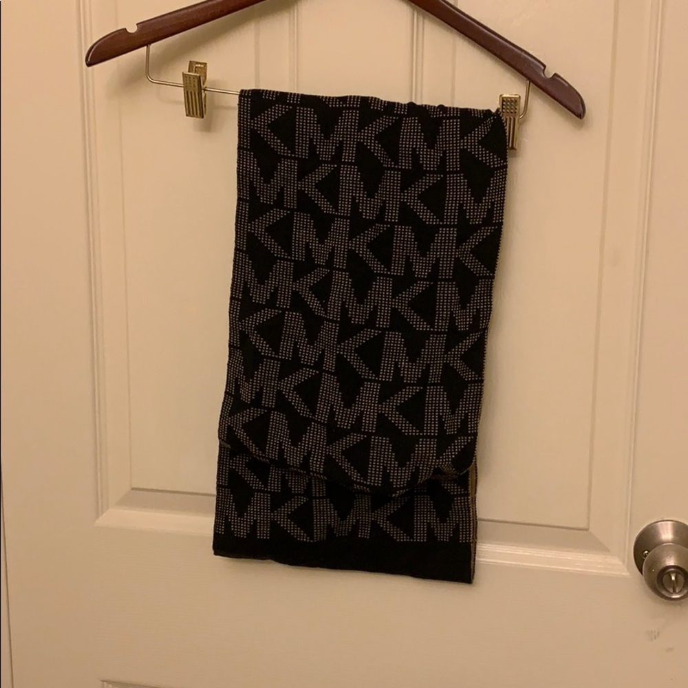 Michael Kors scarf